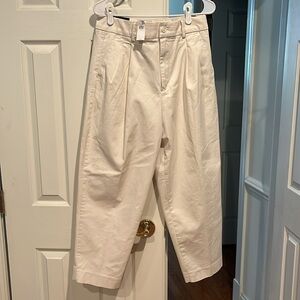 NWT Banana Republic Authentic Chino Pleated Crop Pant Cream